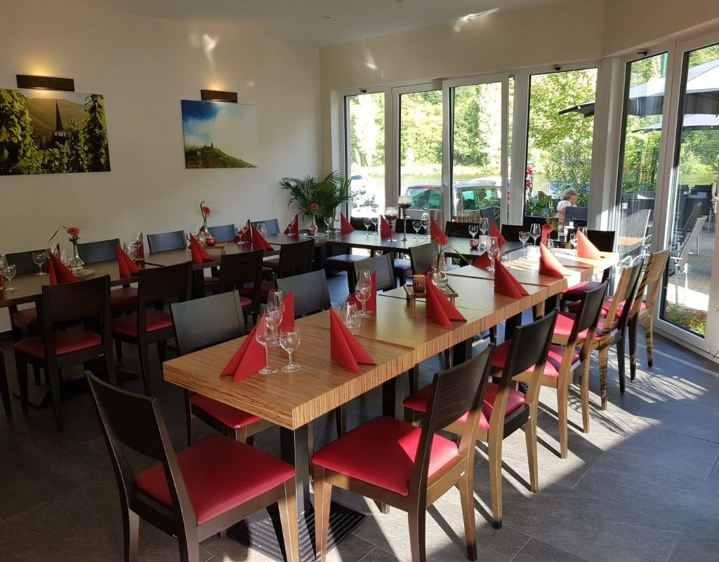 Gastraum_Weinterasse_Weinhaus_Thomas